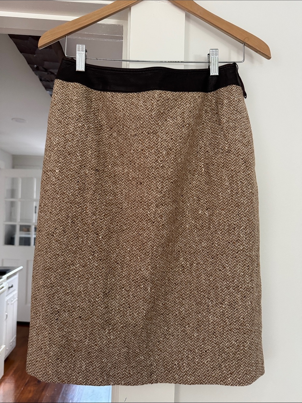 LAFAYETTE 148 Classic Brown Herringbone Tweed Pencil Skirt - Brown Waistband
